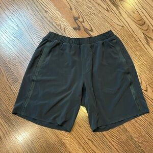 Lululemon men’s shorts with detailing on side. Size large.